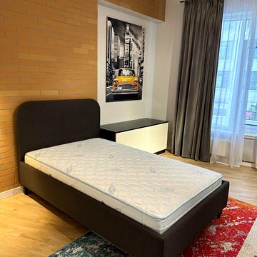 Буслівська вул., 12