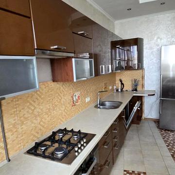 Вячеслава Чорновола просп. (), 67б