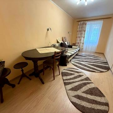 Михайла Грушевського вул., 33