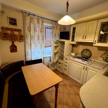 Оренда 2к 8 п 47м ремонт, вул. Госпітальна 5А, ст.м. Печерська