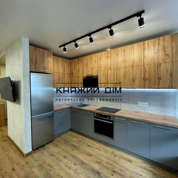 Євгена Сверстюка вул. (Марини Раскової), 6