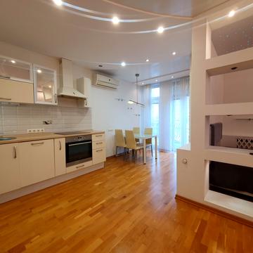 Регенераторна вул., 4