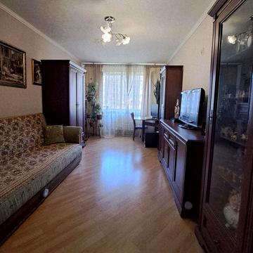 Академіка Корольова вул., 104