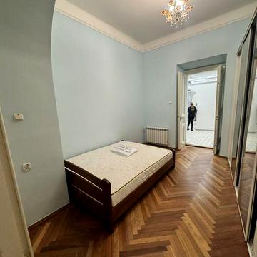 Оренда 2 кімнатної квартири. Площа Ринок.