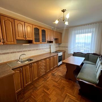 Інститутська вул., 3