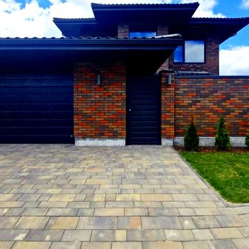 Джерельна вул., 23