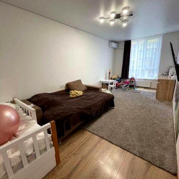 Кадецький гай, 10