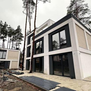 Варшавська вул., 114Ж