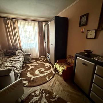 Михайла Грушевського вул., 15