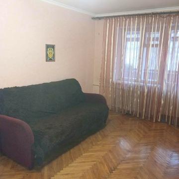 Петра Ніщинського вул., 8