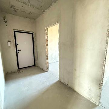 Миру вул., 100