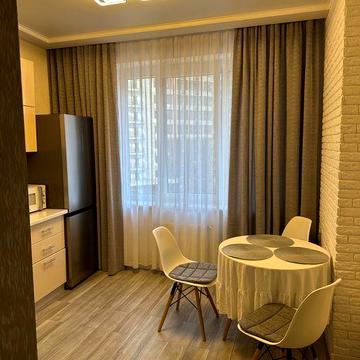 Сдам евро двушку на Каманина без выселения на лето