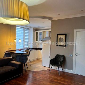 Продам 3к квартиру - м. Васильківська, Голосіївський, центр