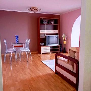 Продам трьох кімнатну квартиру