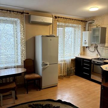 Небесної Сотні вул. (Московська), 46