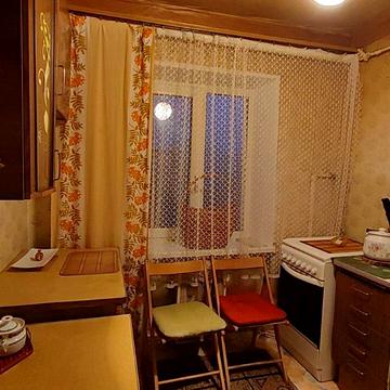 Будівельників вул., 8