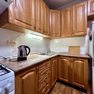 Тростянецька вул., 8-Б