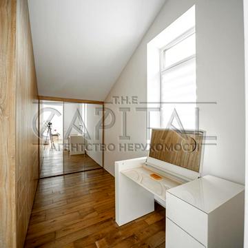 Яблунева вул., 17