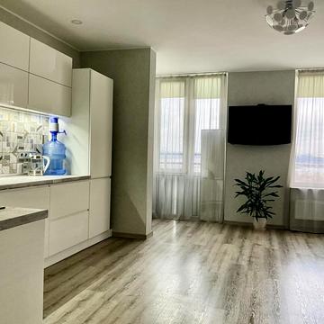 Дніпровська набережна вул., 18-Б