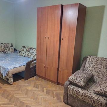 Празька вул., 17