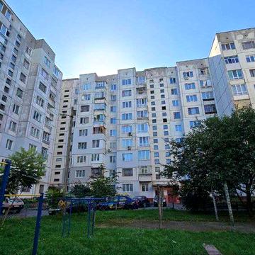Продам 2-х кімнатну квартиру в центрі міста, світло не вимикають