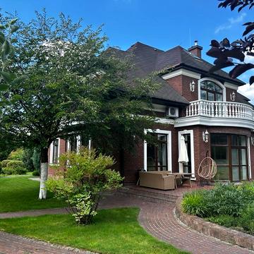 Заповідна, 10