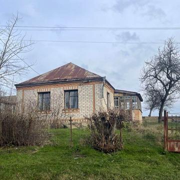 Будинок трьохкімнатний в селі Ладижинка