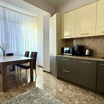 Продається  трикімнатна квартира Ворзель