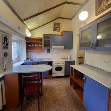 Івана Мазепи вул. (Січневого Повстання), 3