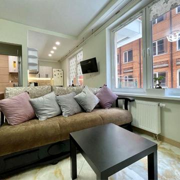 Оренда квартири вул. Гоголівська,47. Центр. Паркінг.