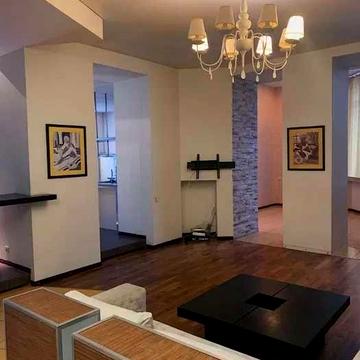 D1C Сдам 4х комнатную квартиру-студию в Центре, ул. Михаила Семенко