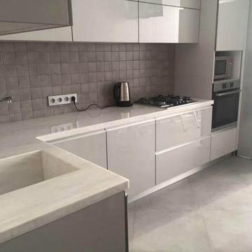 Продаж просторої 2-кім. квартири в. Стрийська