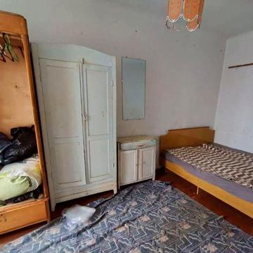 Здається 3 кімнатна! Центр!