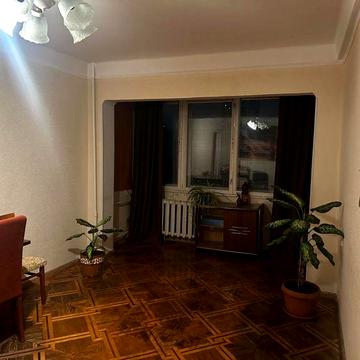 Здається 3- ри кімнатна Квартира