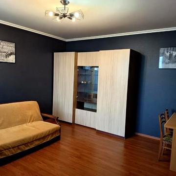 Бориса Гмирі вул., 4