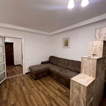 Набережна Перемоги вул., 42