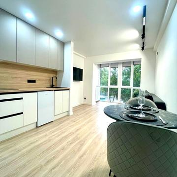 Юності вул., 9