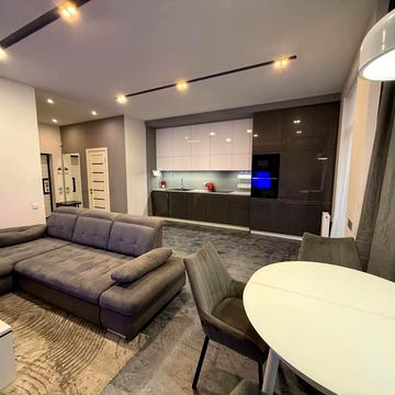 Предславинська вул., 44