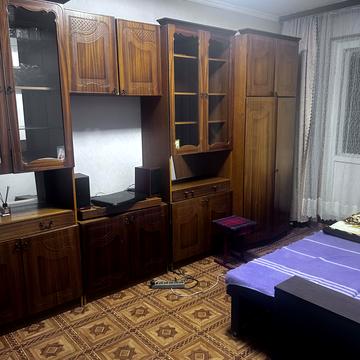 Чорнобильська вул., 10