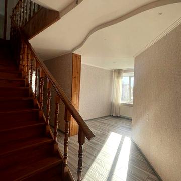 Світлий великий будинок з теплою підлогою та всіма зручностями 37362