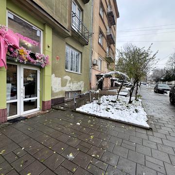 Личаківська вул. (), 31