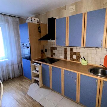 Рональда Рейгана вул., 38