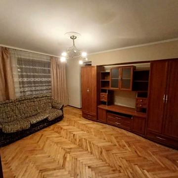 Гетьмана Павла Полуботка вул., 21