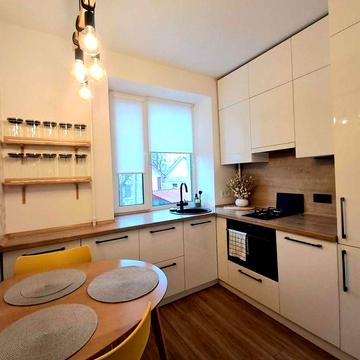 Продається 2к квартира по вул. Литвиненко-Вольгемут Марії