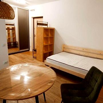 Пішонівська вул., 5