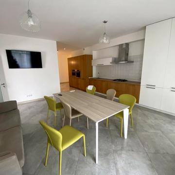 Кримська вул., 107