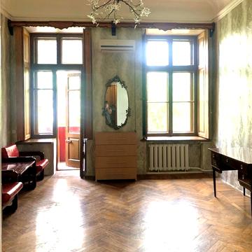 Дерибасівська вул., 16