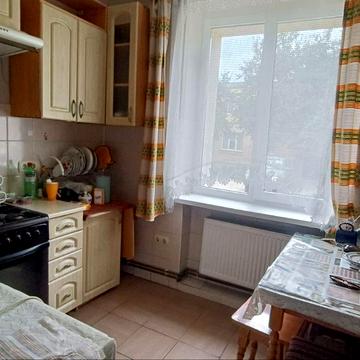 Івасюка вул., 1