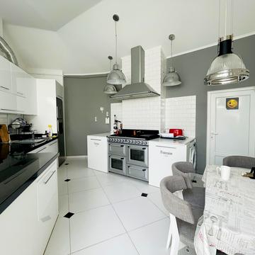 Олександра Кониського вул. (), 40