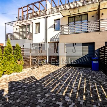 Центральна вул.